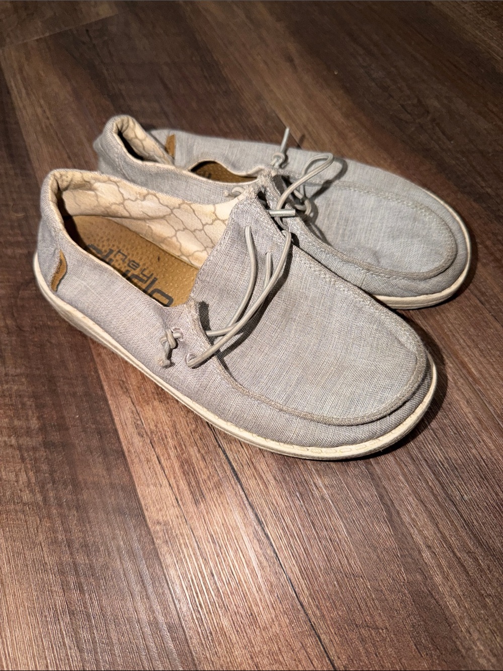 Hey Dudes Size Linen Grey kids Sz Wendy youth 13